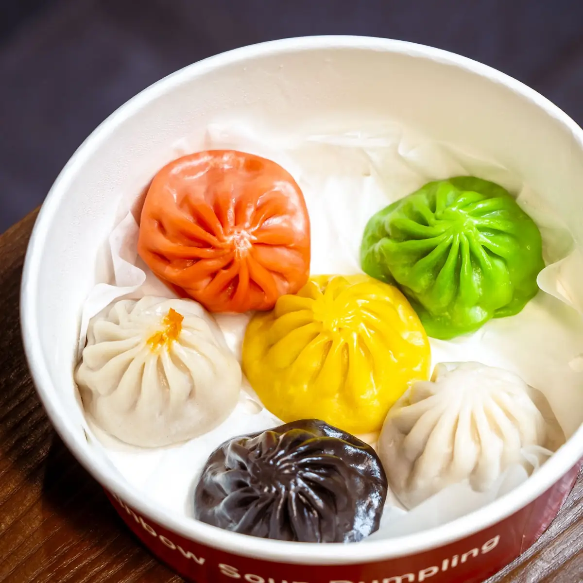 rainbow soup dumpling 6 六彩小笼包
